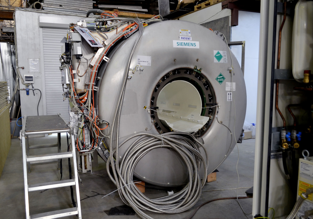 Поставка МРТ Siemens MAGNETOM Amira